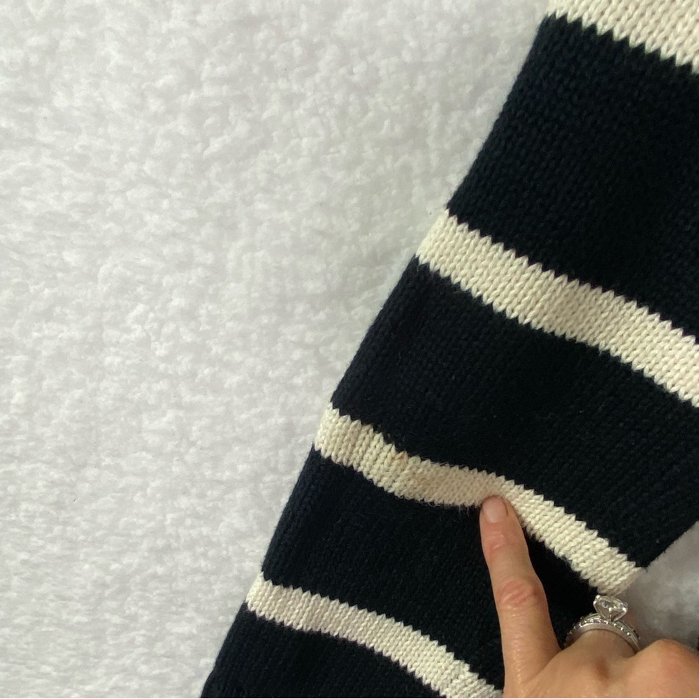 Lauren Ralph Lauren blk & wht boating yachting equestrian sweater. Size Medium - Picture 4 of 12